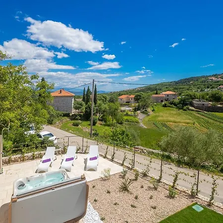House Mare Villa *